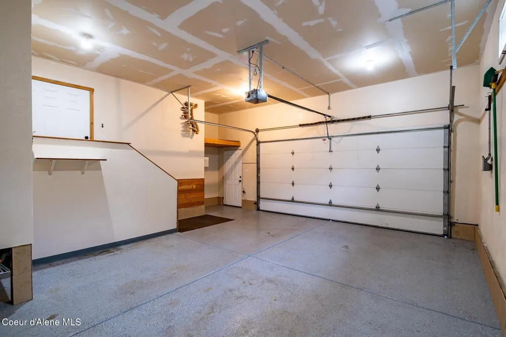 7001 E Chattaroy Road Chattaroy, WA 99003