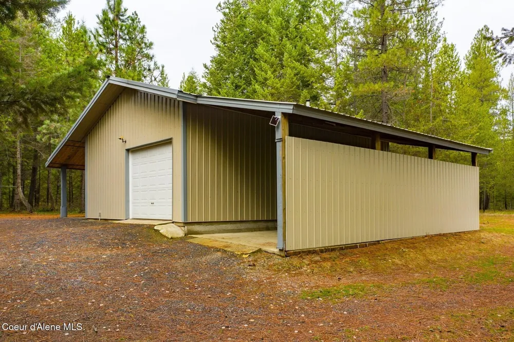 7001 E Chattaroy Road Chattaroy, WA 99003
