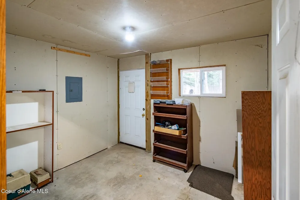 7001 E Chattaroy Road Chattaroy, WA 99003