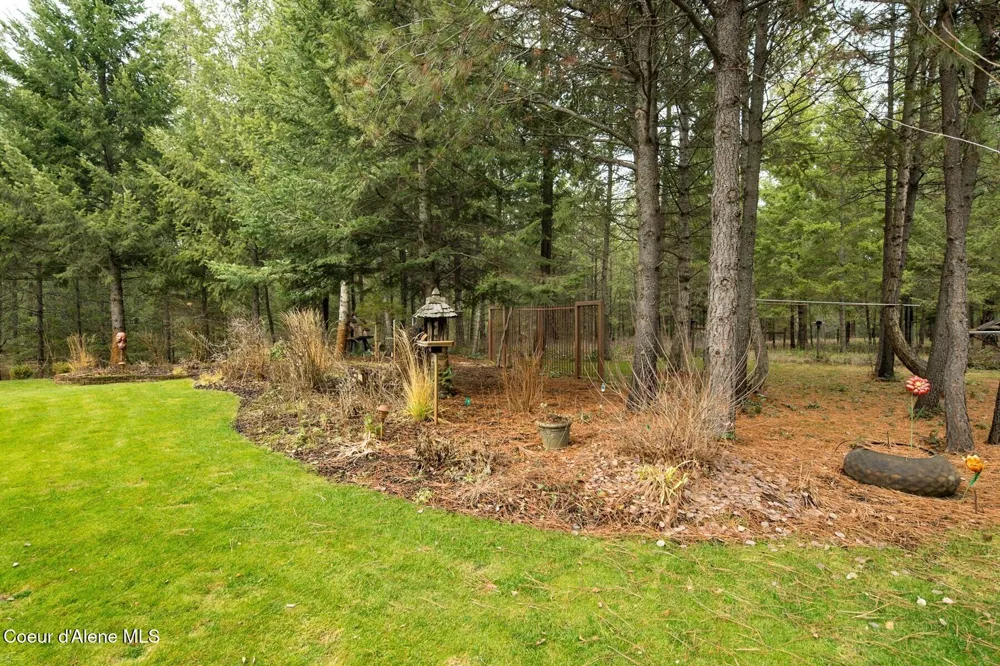 7001 E Chattaroy Road Chattaroy, WA 99003