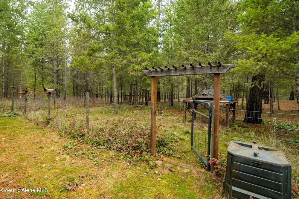 7001 E Chattaroy Road Chattaroy, WA 99003