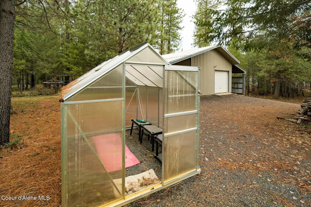 7001 E Chattaroy Road Chattaroy, WA 99003