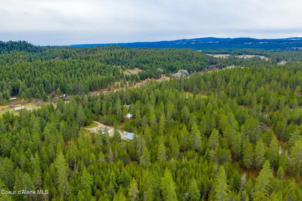 7001 E Chattaroy Road Chattaroy, WA 99003