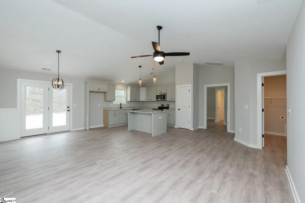 10002 Hwy 252 Ware Shoals, SC 29692