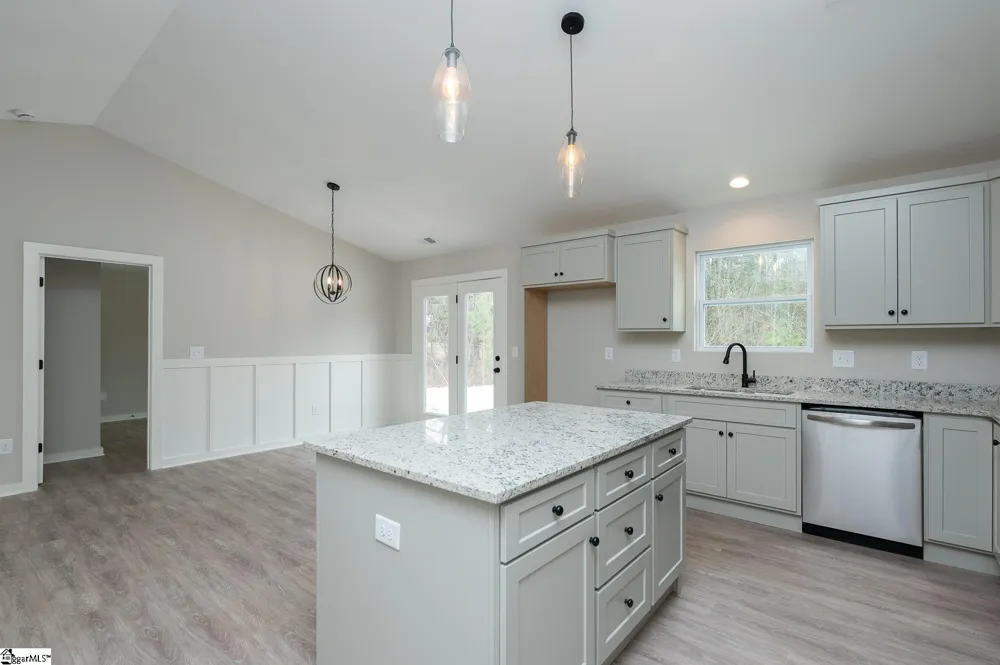 10002 Hwy 252 Ware Shoals, SC 29692