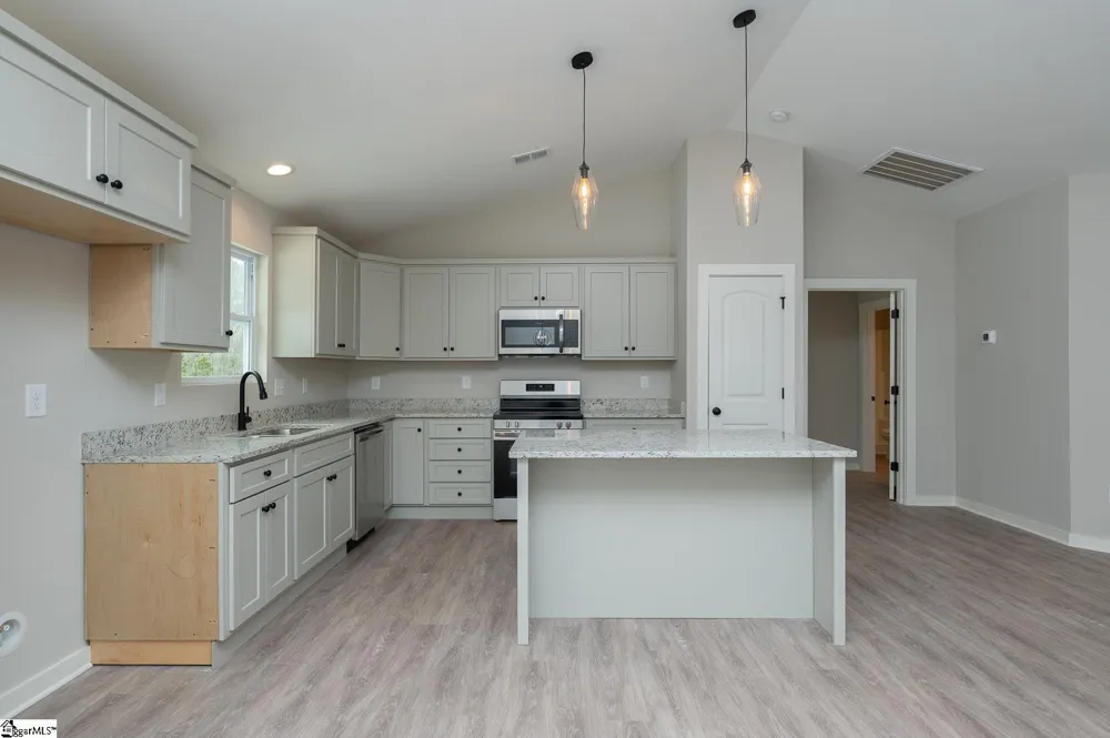 10002 Hwy 252 Ware Shoals, SC 29692