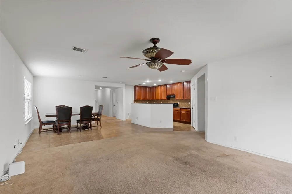 5700 Welsh Way Del Valle, TX 78617