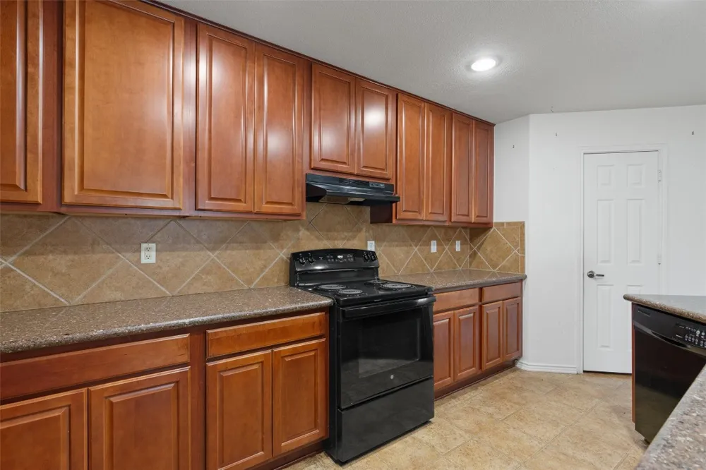 5700 Welsh Way Del Valle, TX 78617