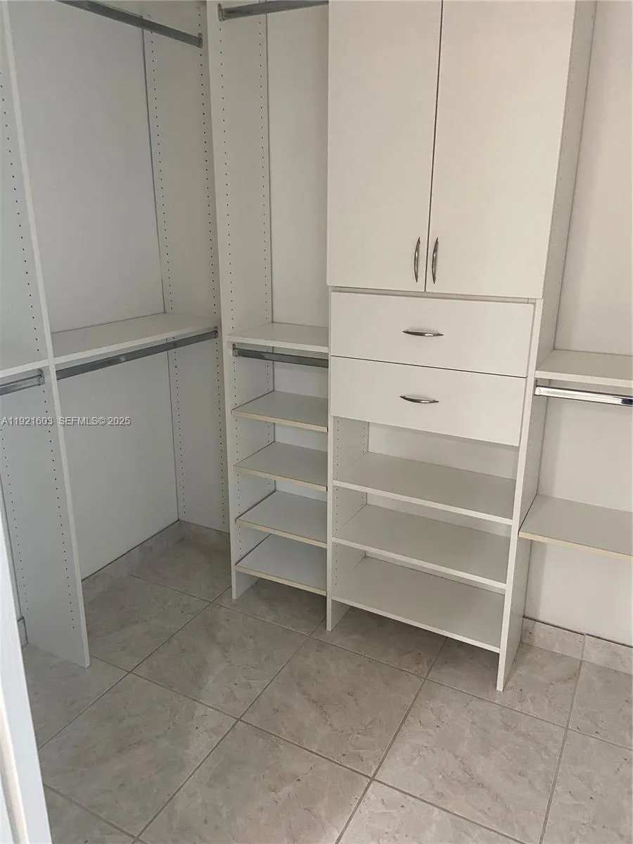 3370 Hidden Bay Dr #1914 Aventura, FL 33180