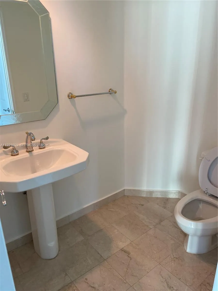 3370 Hidden Bay Dr #1914 Aventura, FL 33180