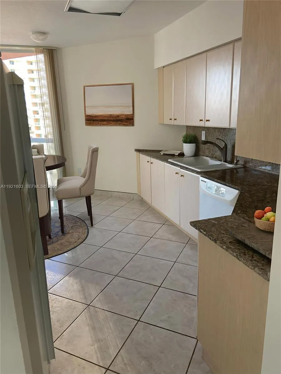 3370 Hidden Bay Dr #1914 Aventura, FL 33180