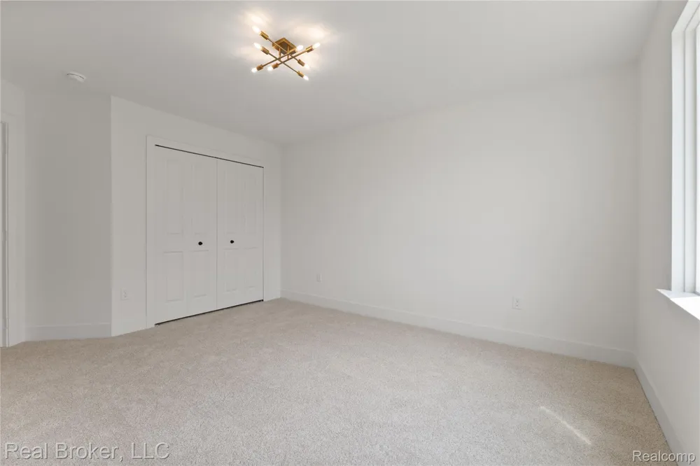 35704 Addison Drive New Baltimore City, MI 48047