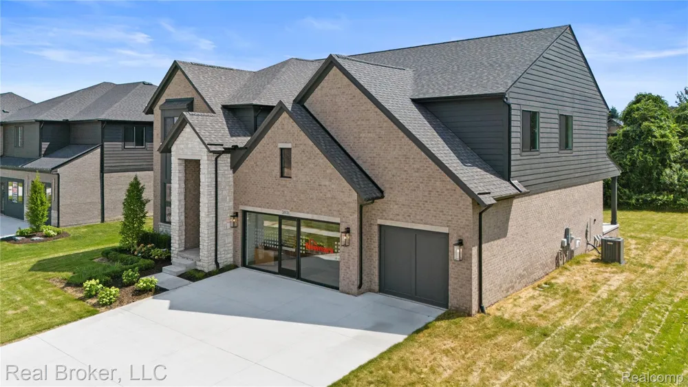 35704 Addison Drive New Baltimore City, MI 48047