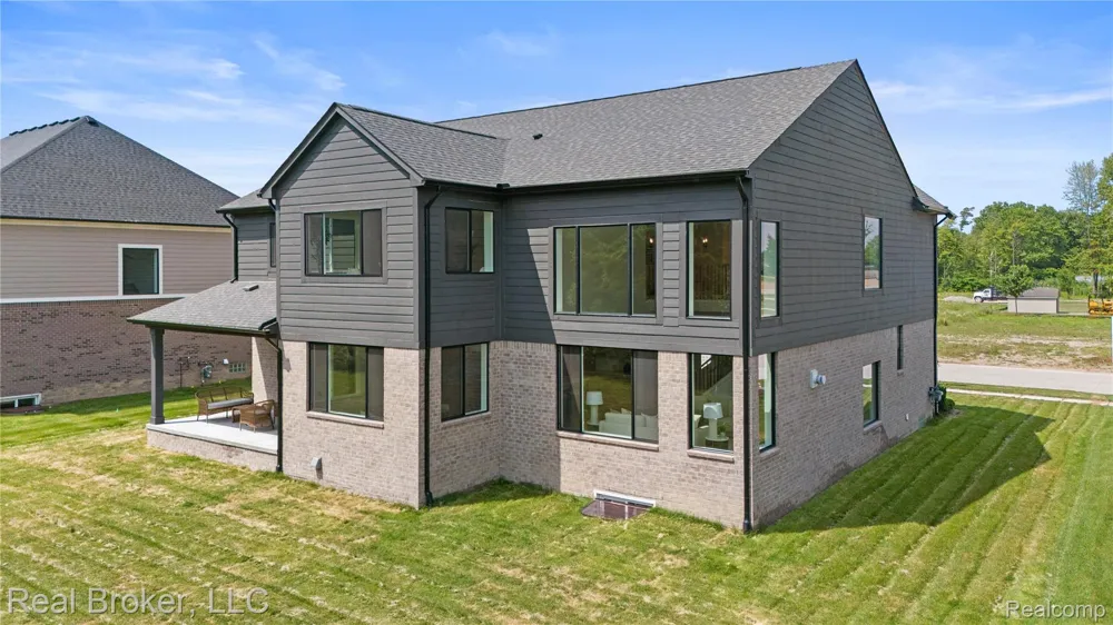 35704 Addison Drive New Baltimore City, MI 48047