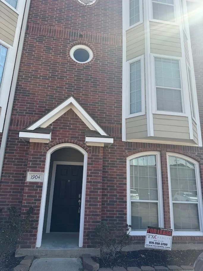 1198 Jones Butler Road #1904 College Station, TX 77840