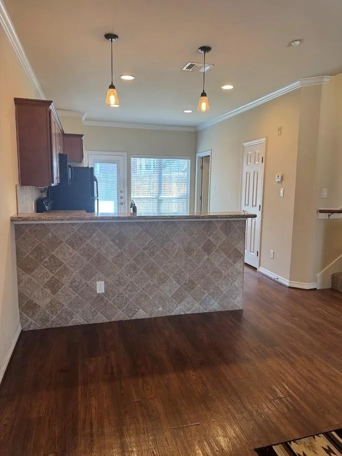 1198 Jones Butler Road #1904 College Station, TX 77840