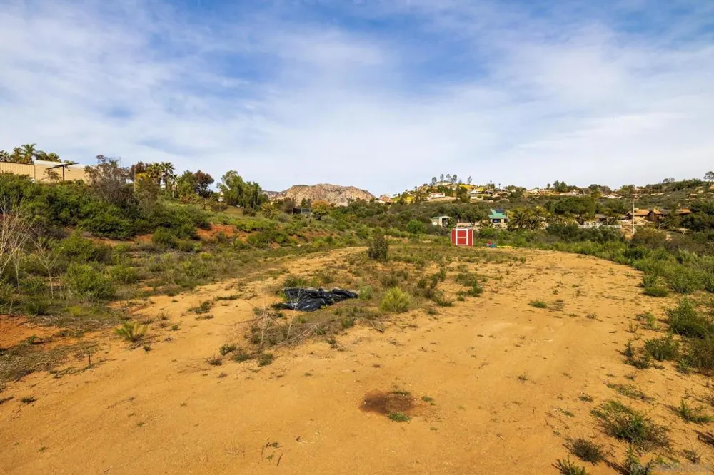15634 Broad Oaks Rd El Cajon, CA 92021