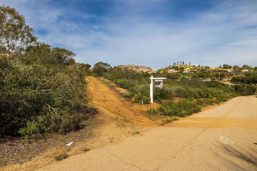 15634 Broad Oaks Rd El Cajon, CA 92021