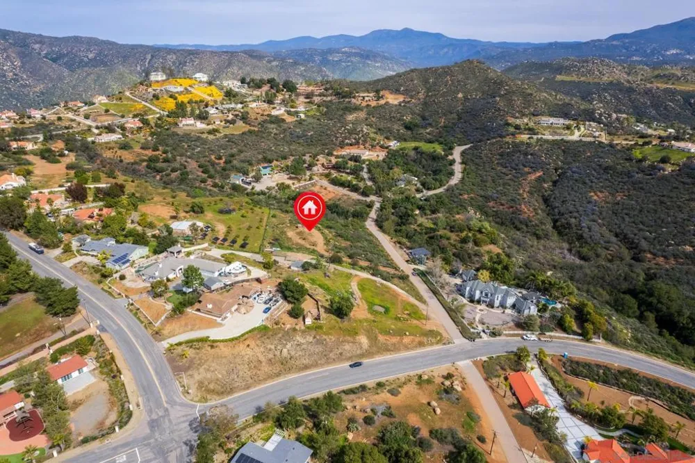 15634 Broad Oaks Rd El Cajon, CA 92021