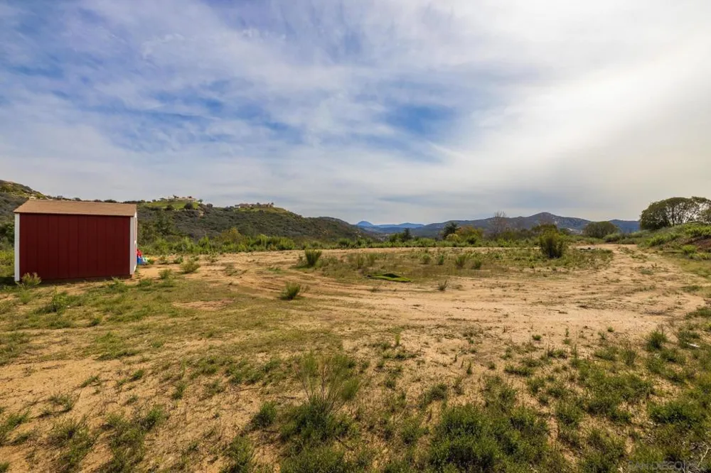 15634 Broad Oaks Rd El Cajon, CA 92021