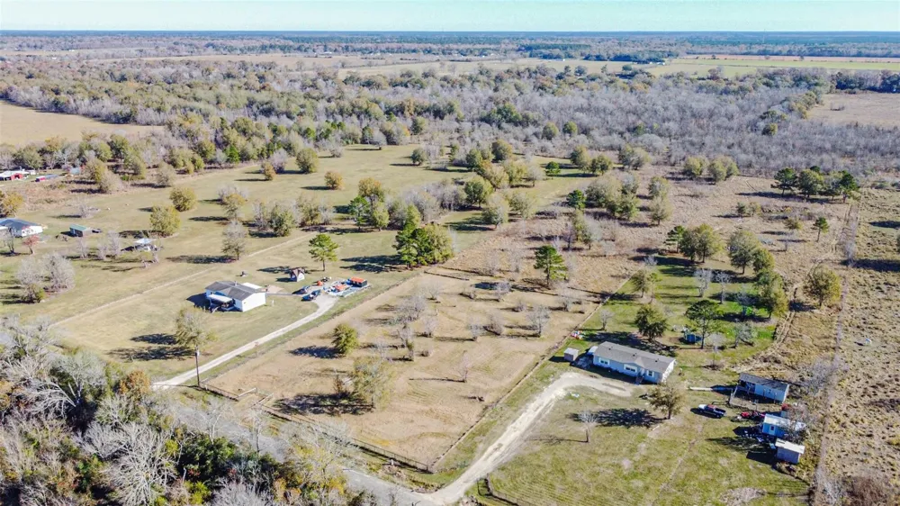 1889 County Road 2068 Hull, TX 77564