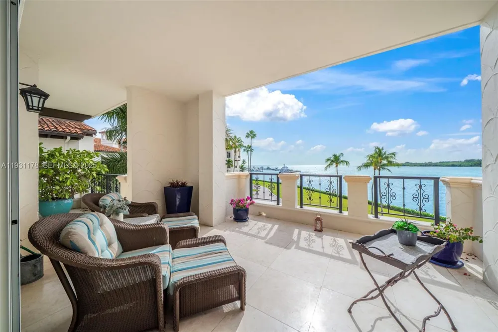 2332 Fisher Island Dr #4302 Miami Beach, FL 33109