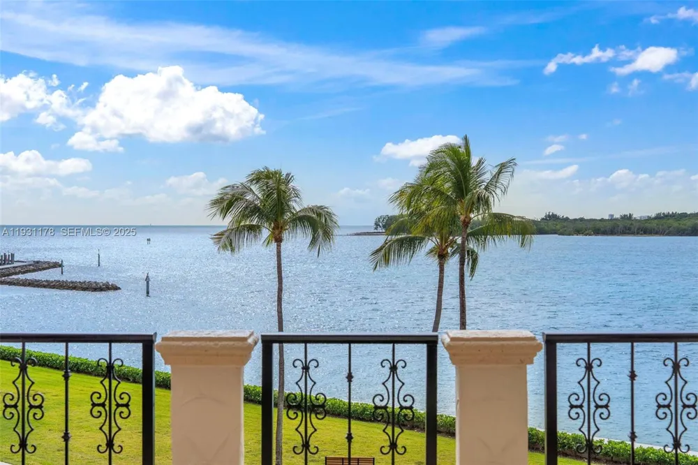 2332 Fisher Island Dr #4302 Miami Beach, FL 33109