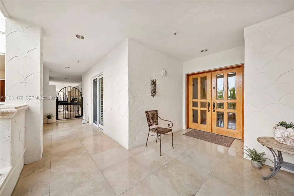 2332 Fisher Island Dr #4302 Miami Beach, FL 33109