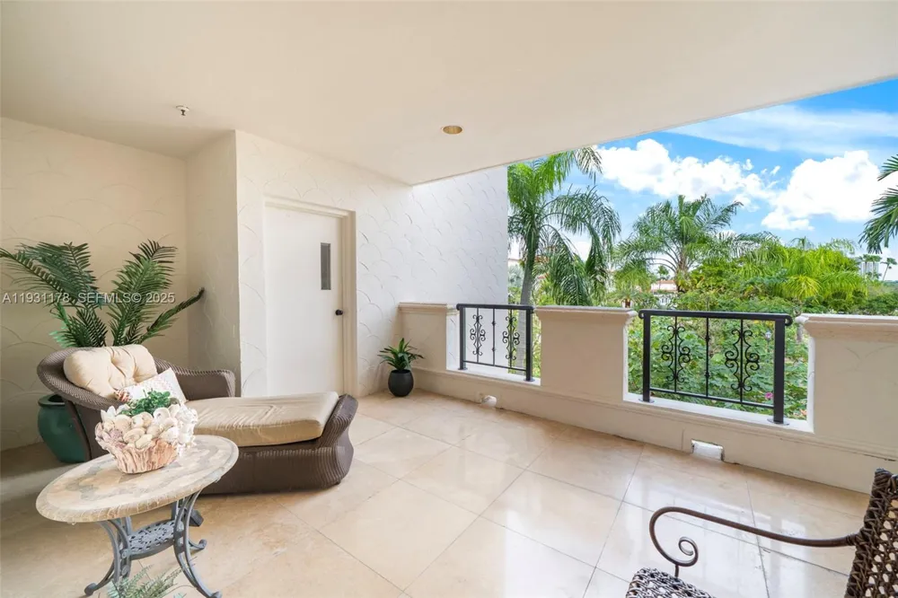 2332 Fisher Island Dr #4302 Miami Beach, FL 33109