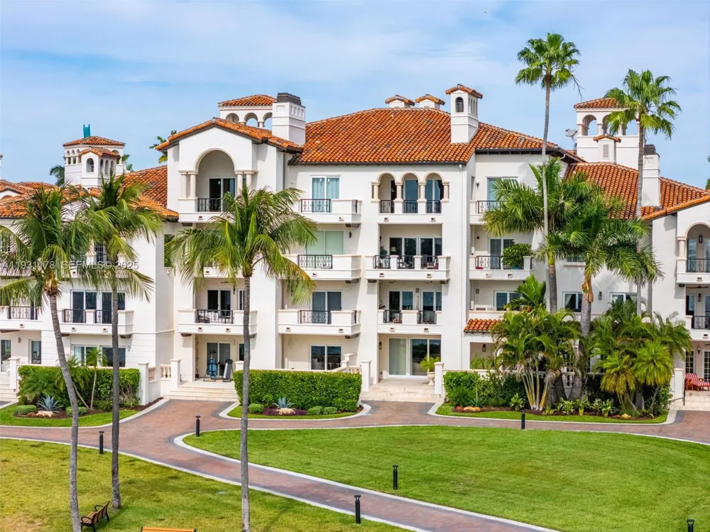 2332 Fisher Island Dr #4302 Miami Beach, FL 33109