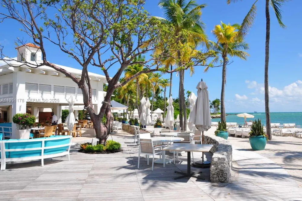 2332 Fisher Island Dr #4302 Miami Beach, FL 33109