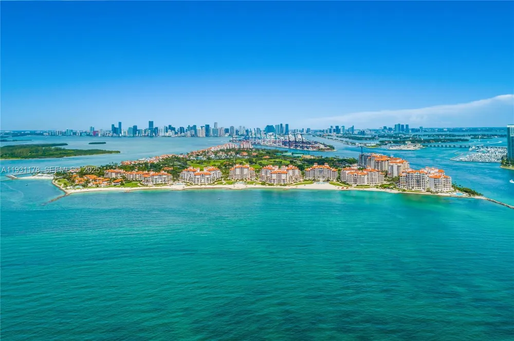2332 Fisher Island Dr #4302 Miami Beach, FL 33109