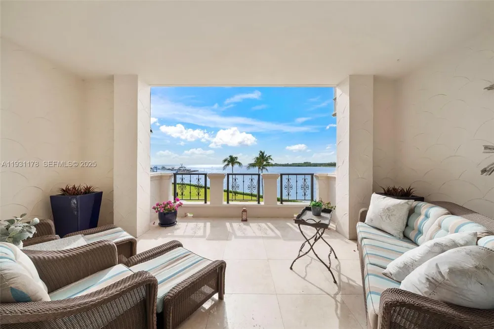 2332 Fisher Island Dr #4302 Miami Beach, FL 33109