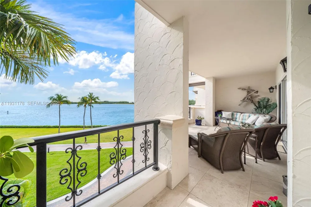 2332 Fisher Island Dr #4302 Miami Beach, FL 33109