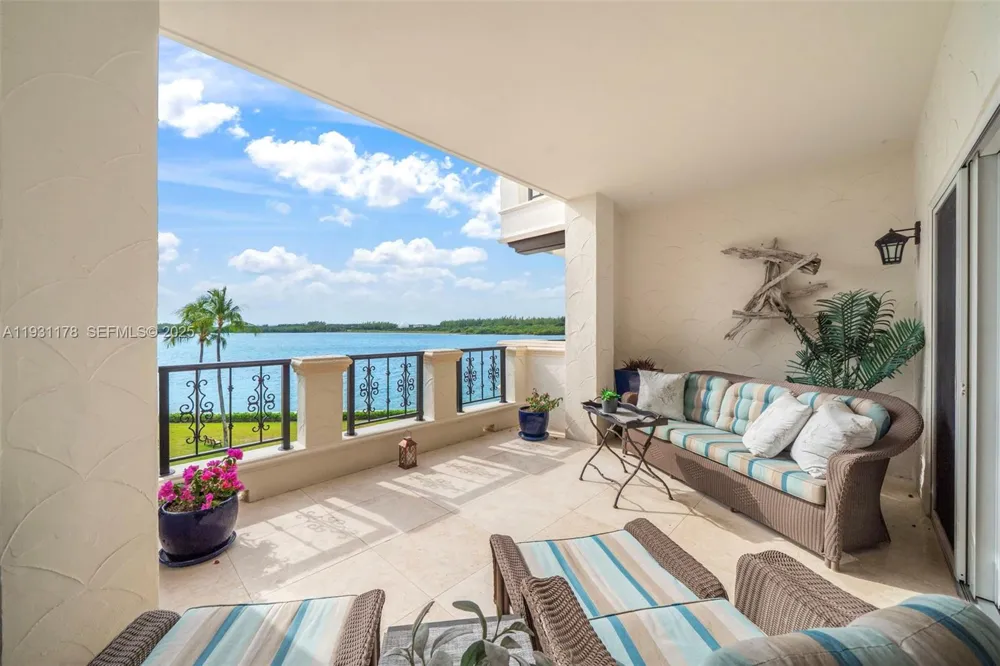 2332 Fisher Island Dr #4302 Miami Beach, FL 33109