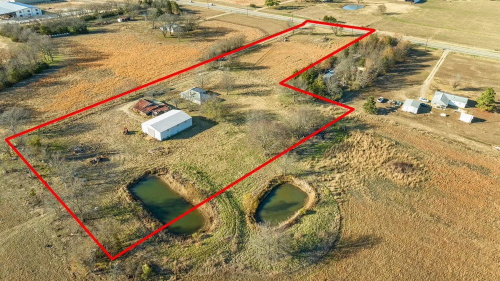 109 PRIVATE RD 24980 Brookston, TX 75421
