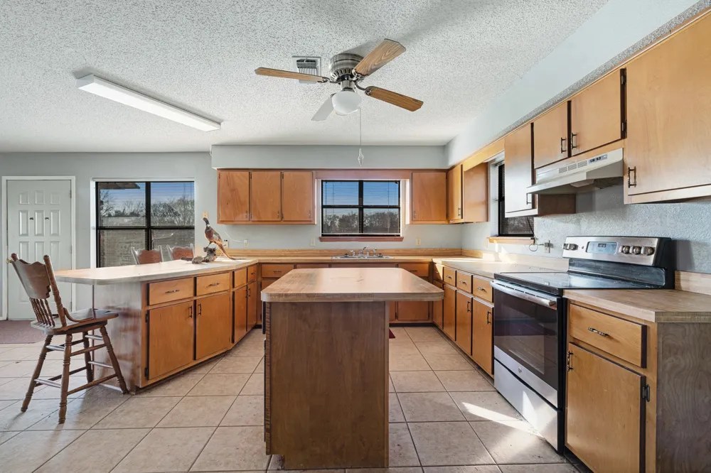 109 PRIVATE RD 24980 Brookston, TX 75421