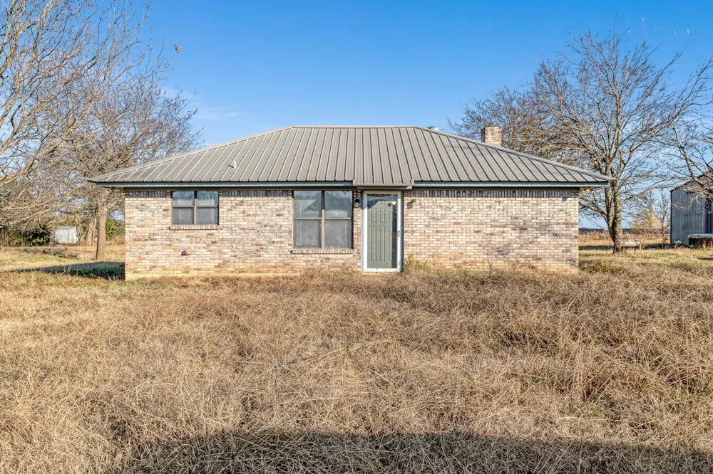 109 PRIVATE RD 24980 Brookston, TX 75421