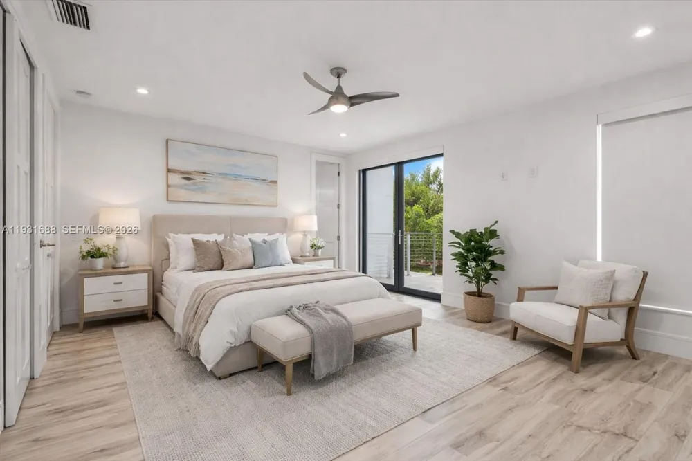 3800 Crayton Road Naples, FL 34103