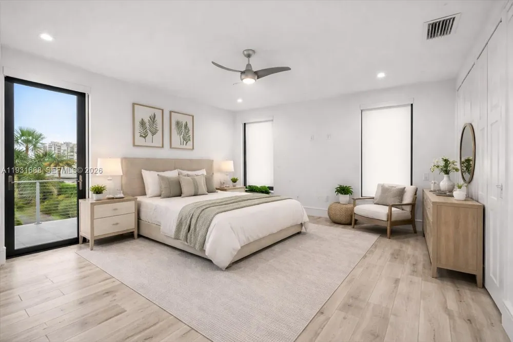 3800 Crayton Road Naples, FL 34103