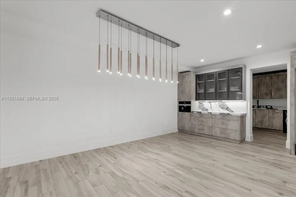 3800 Crayton Road Naples, FL 34103