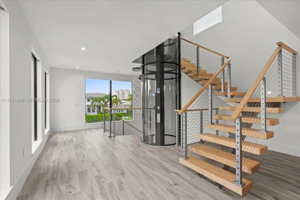 3800 Crayton Road Naples, FL 34103