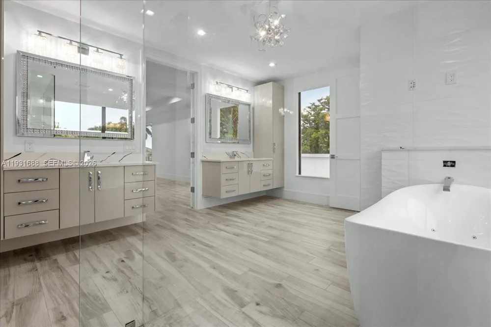 3800 Crayton Road Naples, FL 34103
