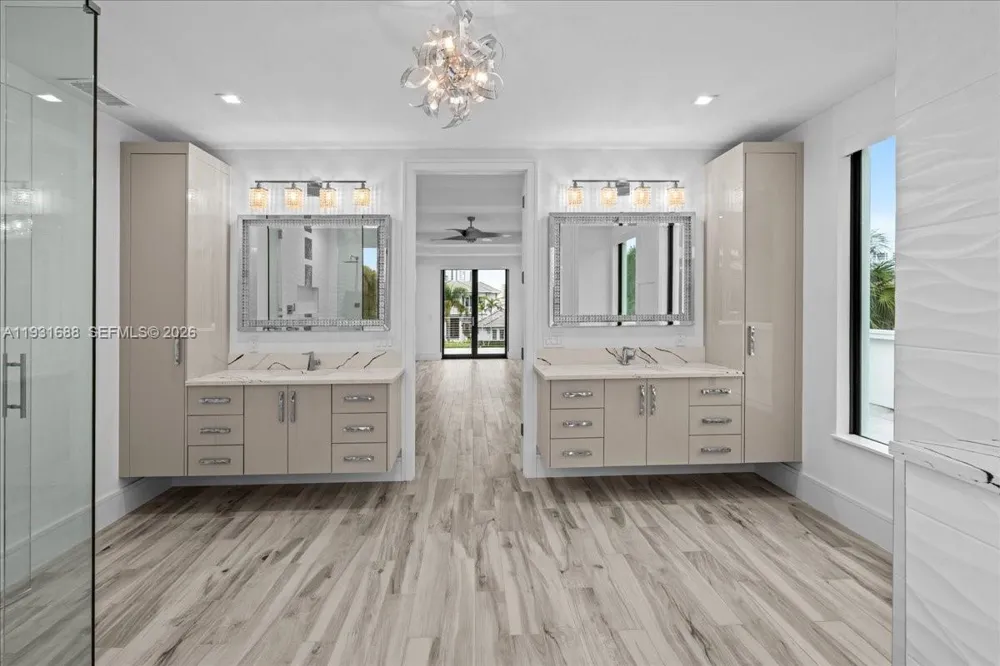 3800 Crayton Road Naples, FL 34103