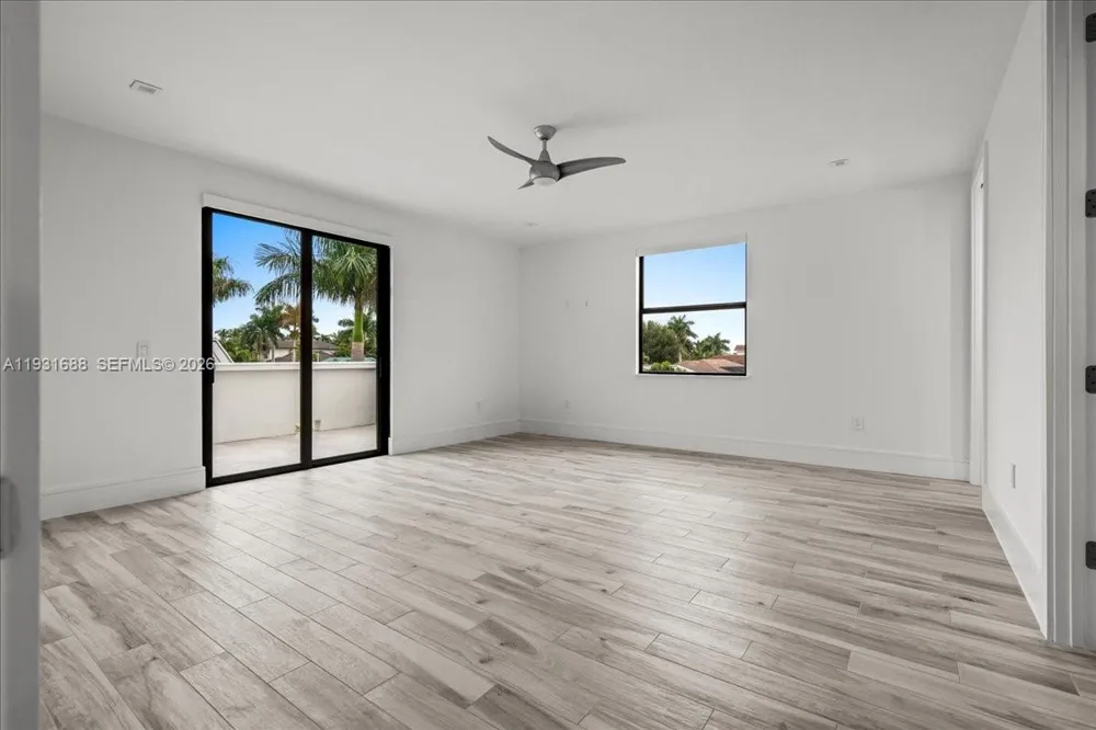 3800 Crayton Road Naples, FL 34103