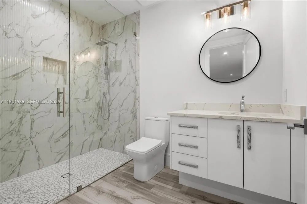 3800 Crayton Road Naples, FL 34103