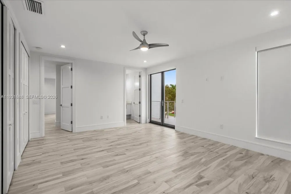 3800 Crayton Road Naples, FL 34103