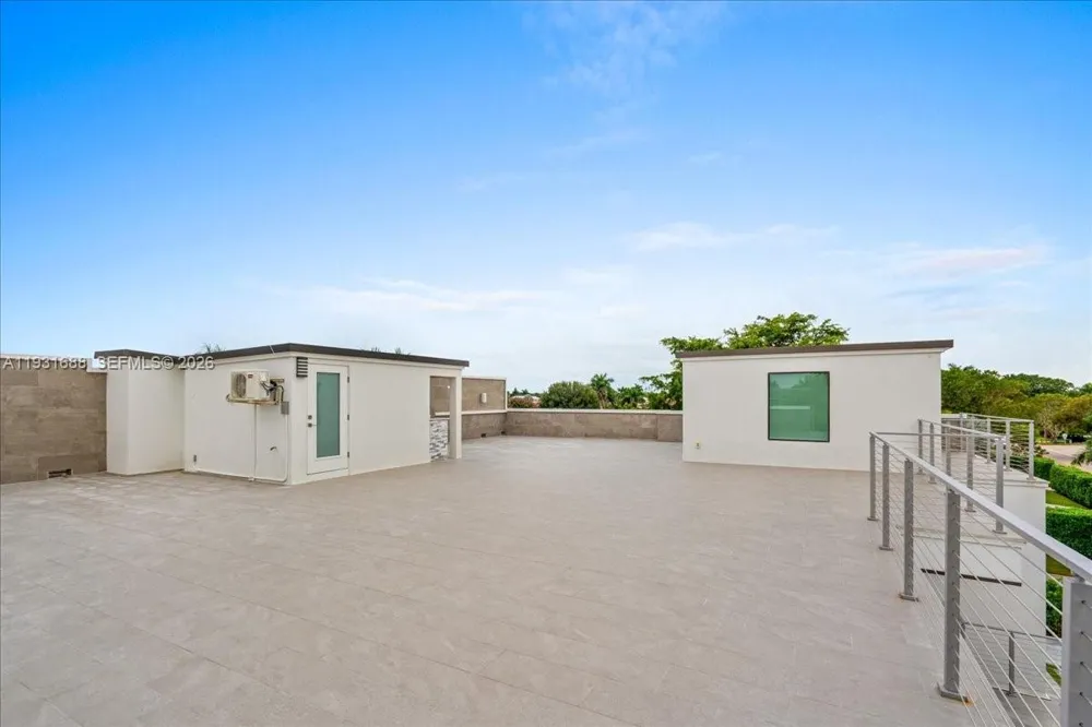 3800 Crayton Road Naples, FL 34103