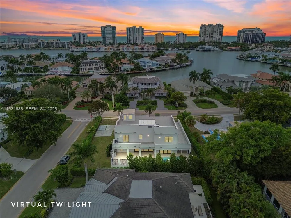 3800 Crayton Road Naples, FL 34103