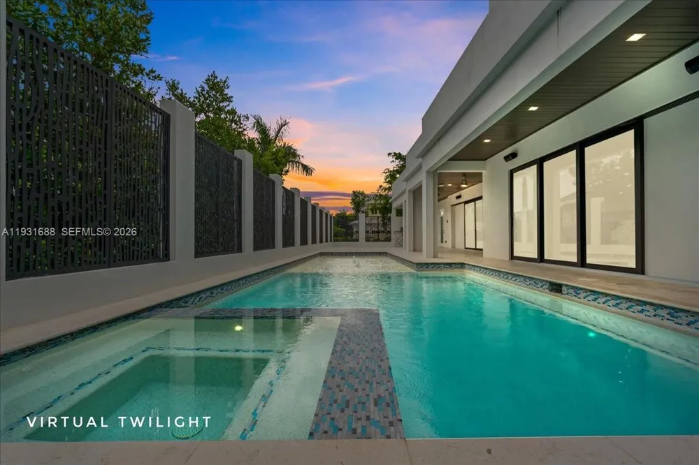 3800 Crayton Road Naples, FL 34103